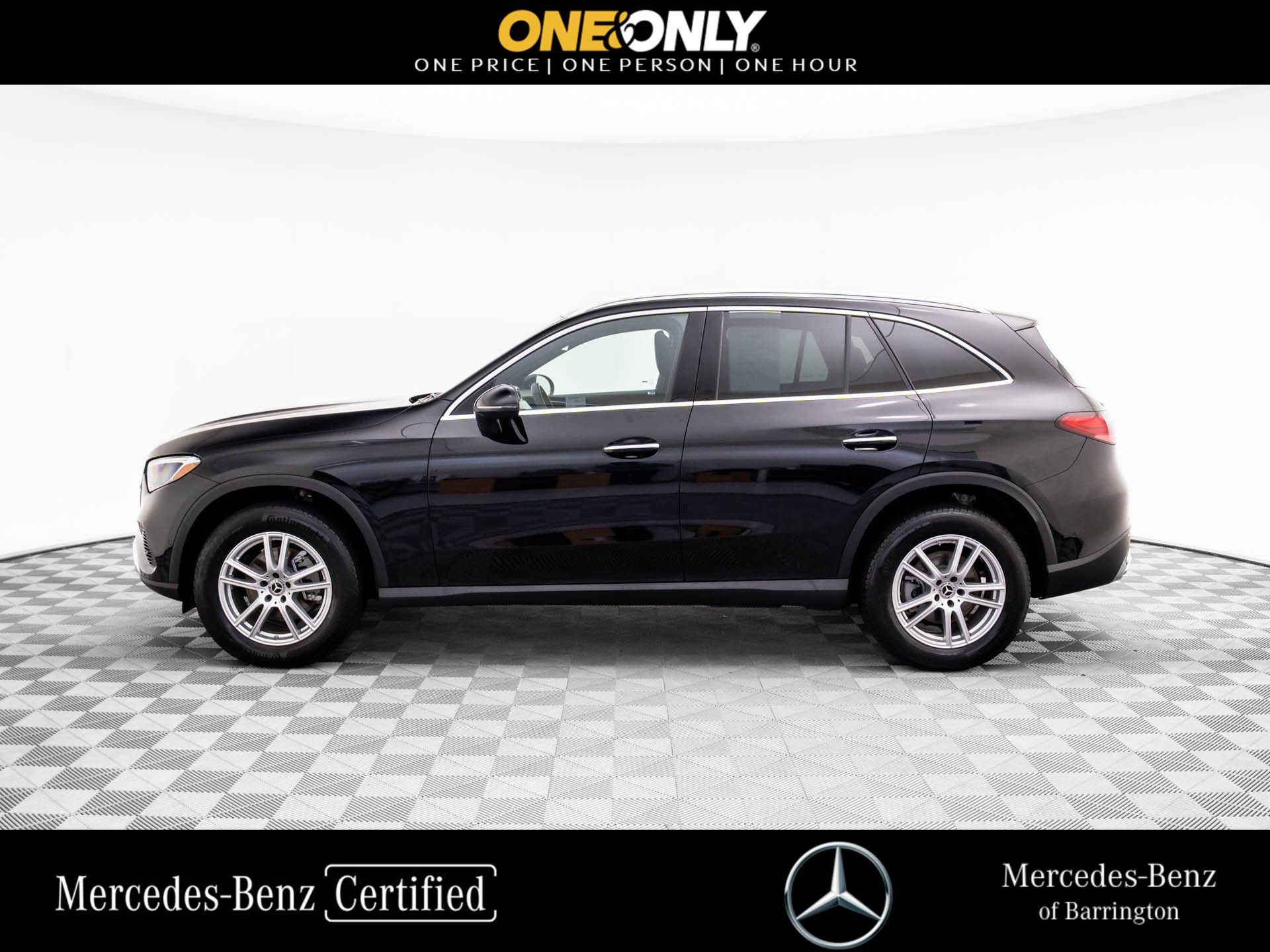 2025 Mercedes Benz GLC 300 4MATIC photo 2