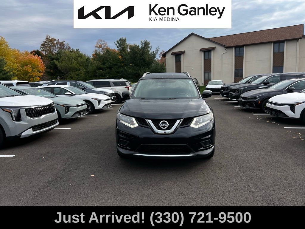 Used 2016 Nissan Rogue S with VIN KNMAT2MV7GP602568 for sale in Medina, OH