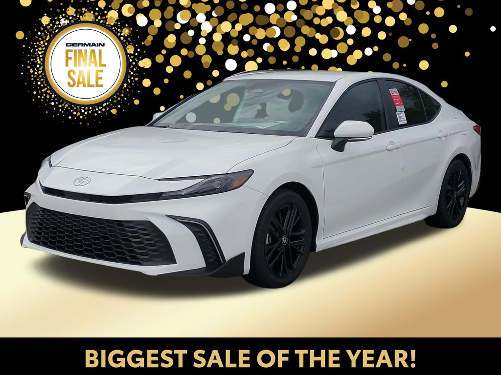 2025 Toyota Camry SE's photo