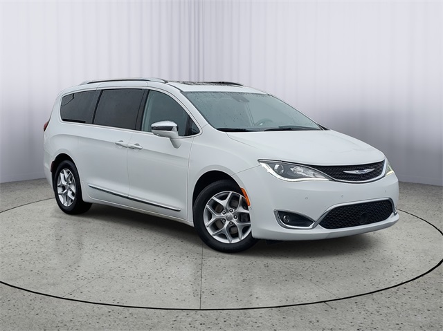 2020 Chrysler Pacifica Limited photo 2