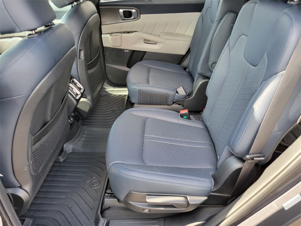 2023 Kia Sorento Plug-In Hybrid SX Prestige photo 11