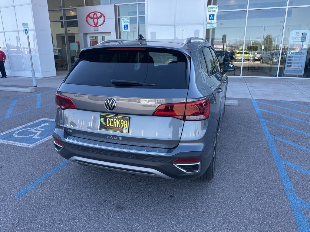 2024 Volkswagen Taos SE photo 14