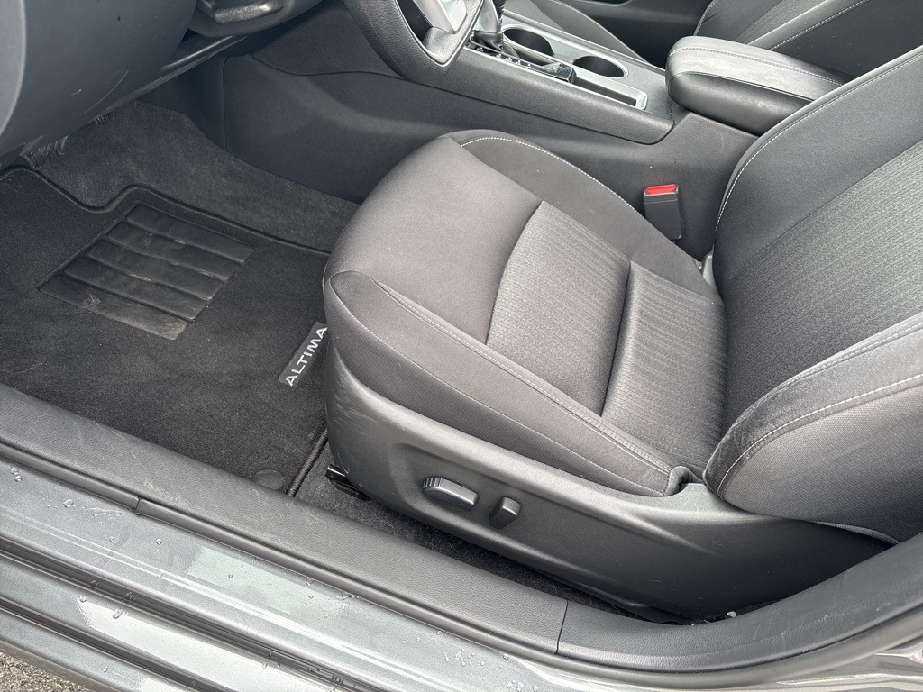 2022 Nissan Altima 2.5 SV photo 8