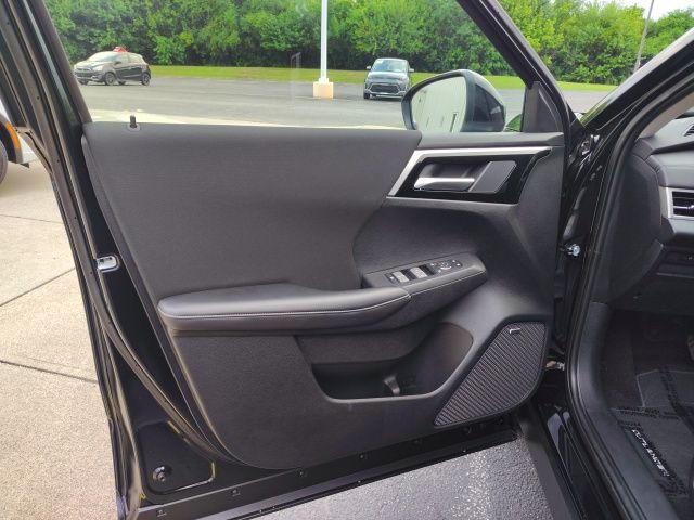 2025 Mitsubishi Outlander ES photo 10