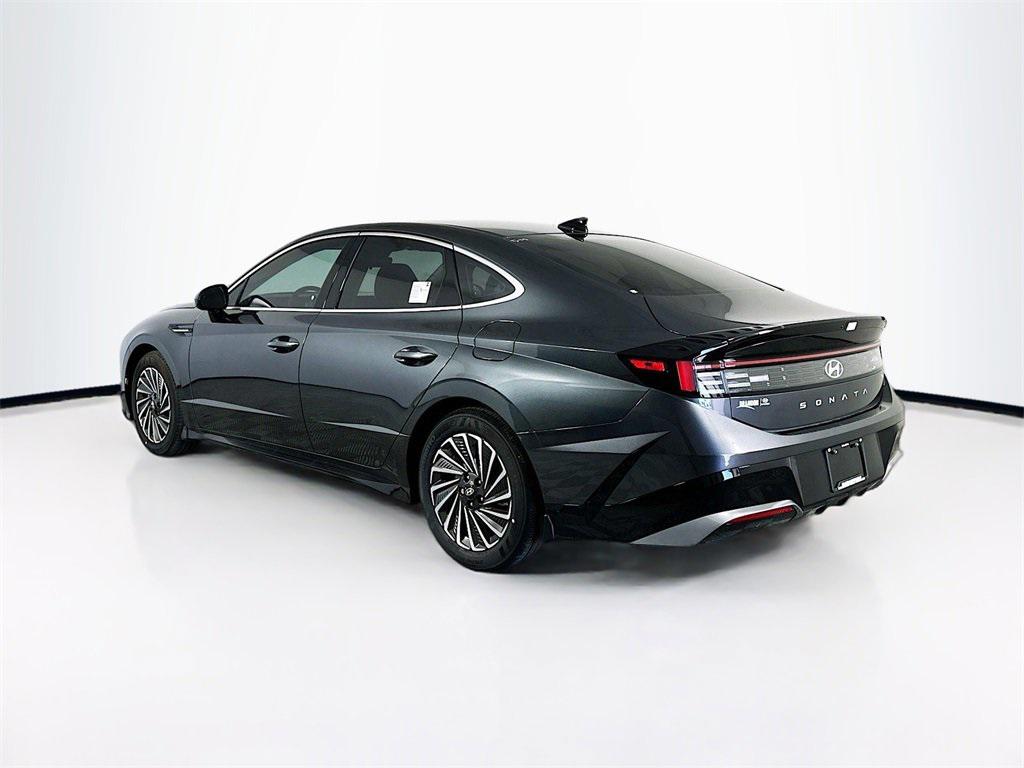 2025 Hyundai Sonata Hybrid SEL photo 3