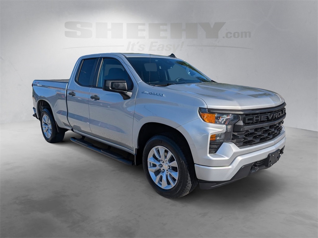 2022 Chevrolet Silverado 1500 Custom photo 2