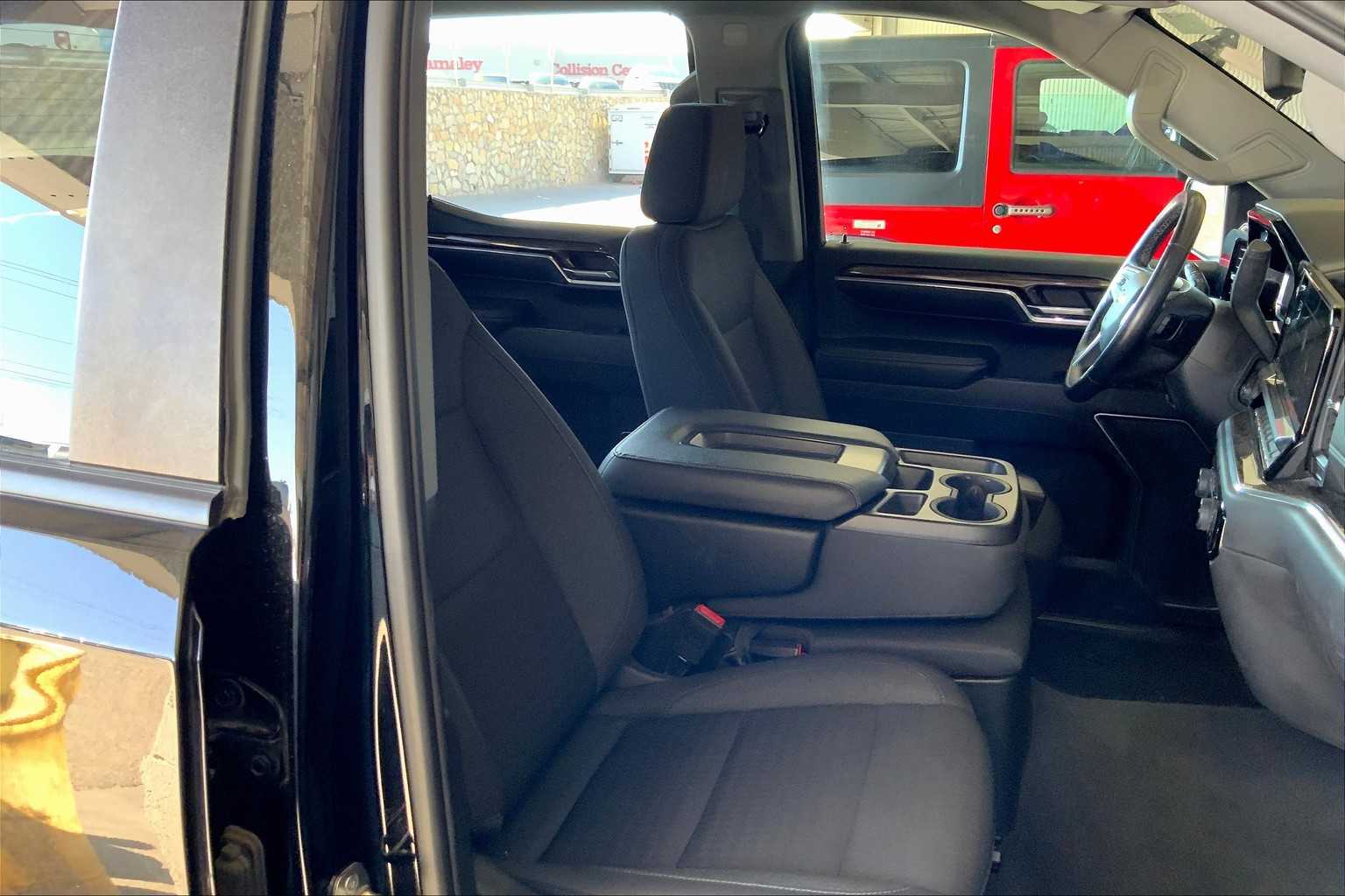 2022 Chevrolet Silverado 1500 LT photo 8