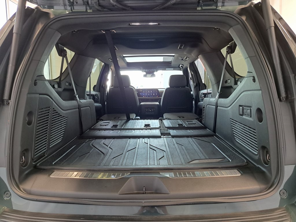 2025 Chevrolet Suburban RST photo 29