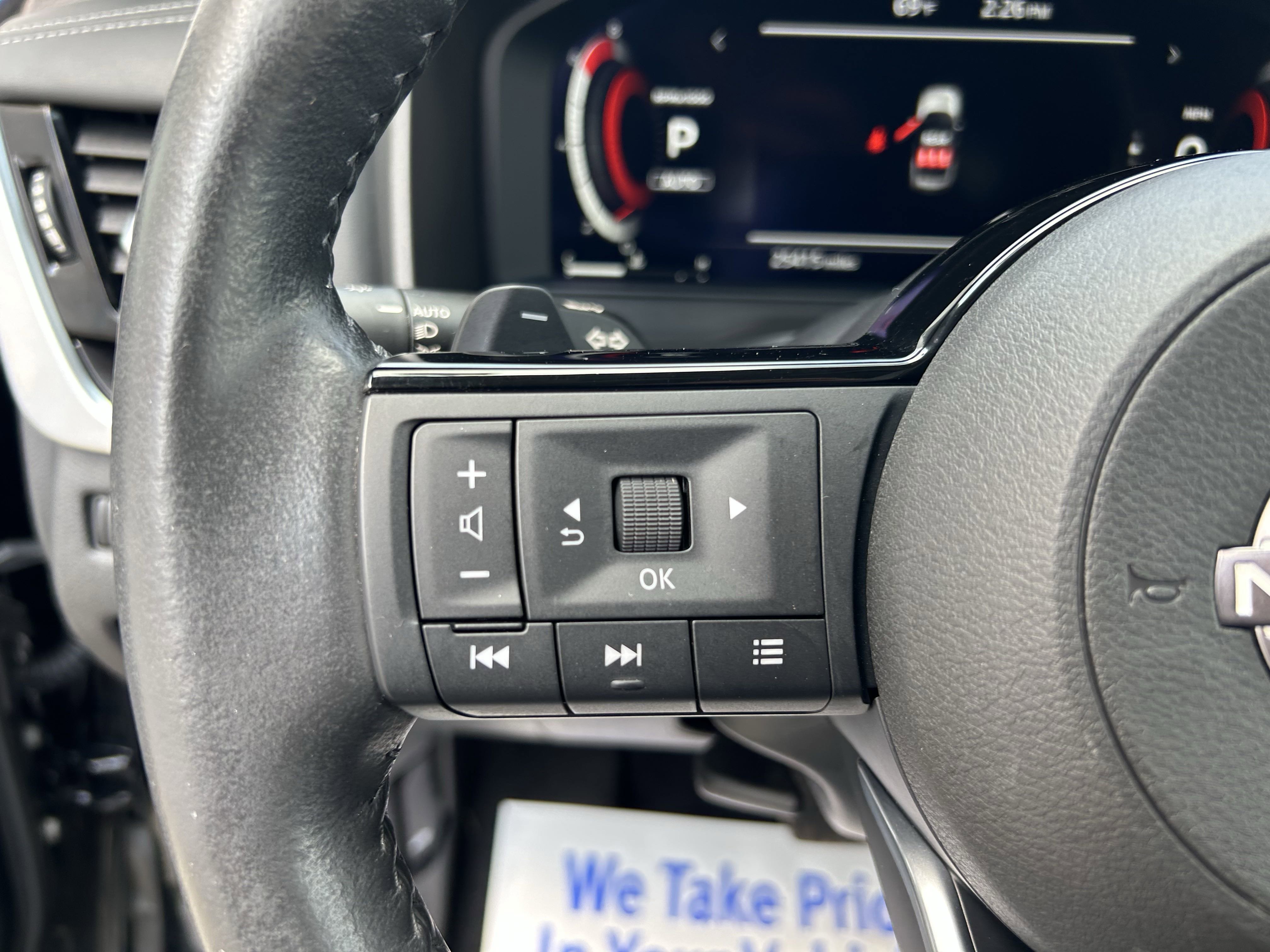 2023 Nissan Rogue Platinum photo 7