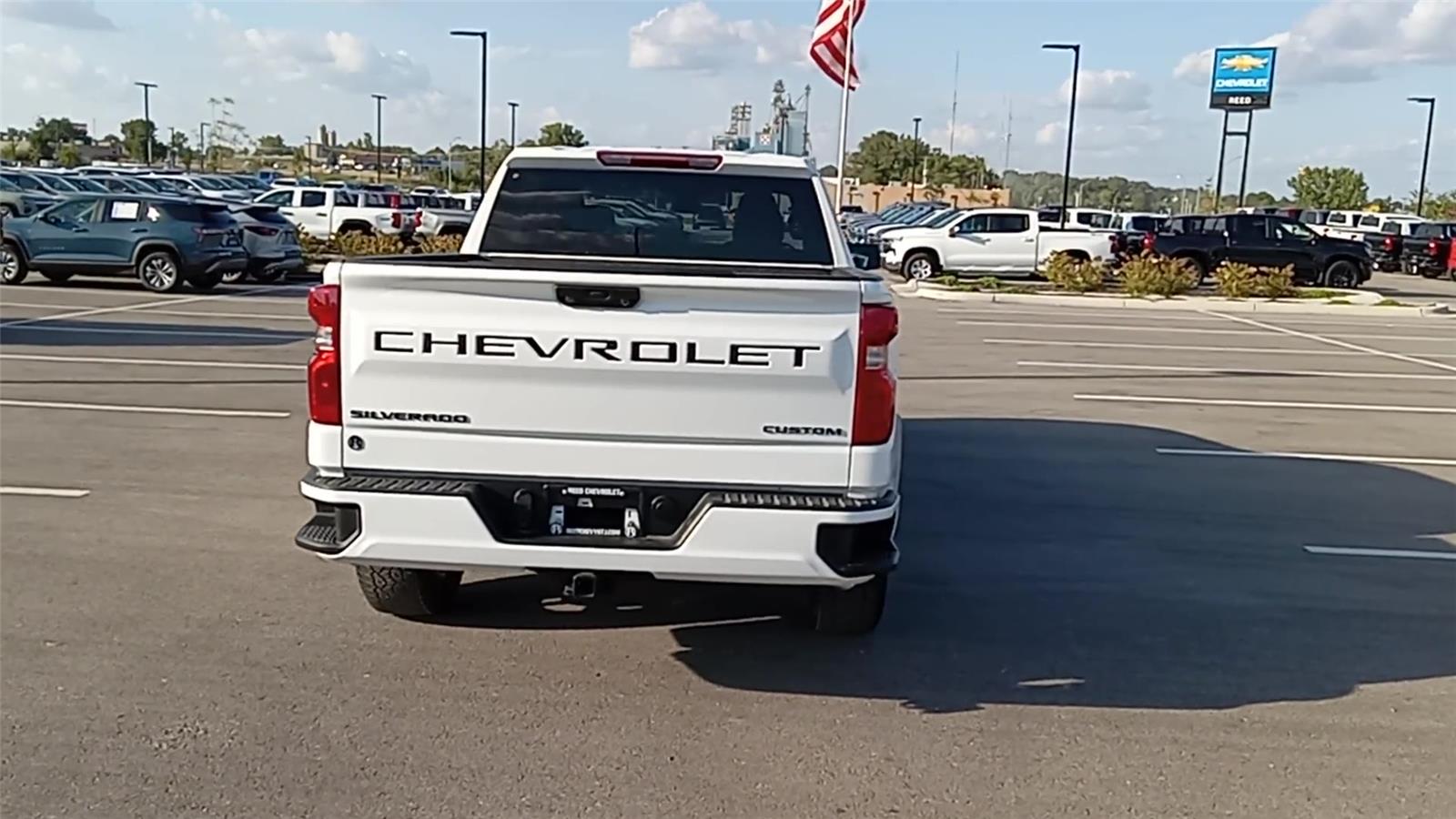 2026 Chevrolet Silverado Custom photo 3
