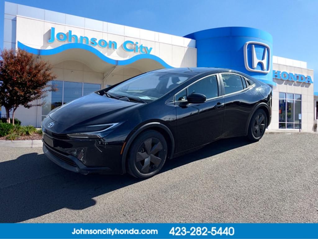 2024 Toyota Prius LE's photo