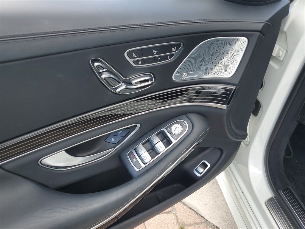 2018 Mercedes Benz S 560 photo 19