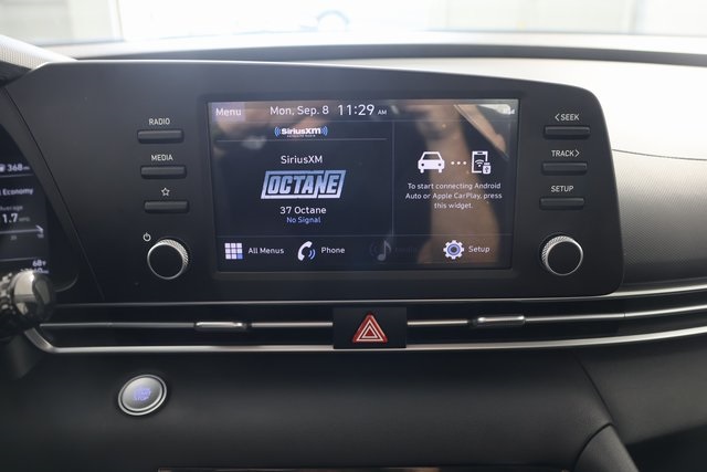 2023 Hyundai Elantra SEL photo 12