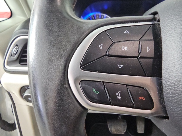 2017 Chrysler Pacifica Touring L photo 17