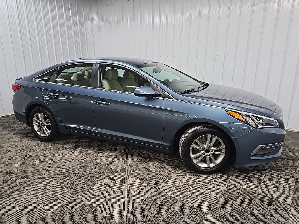 2015 Hyundai Sonata SE's photo