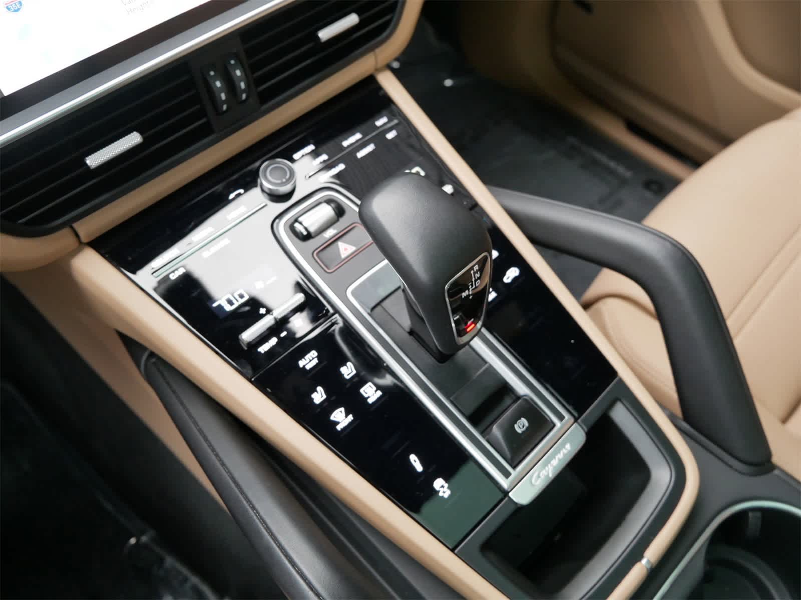 2022 Porsche Cayenne GTS photo 15