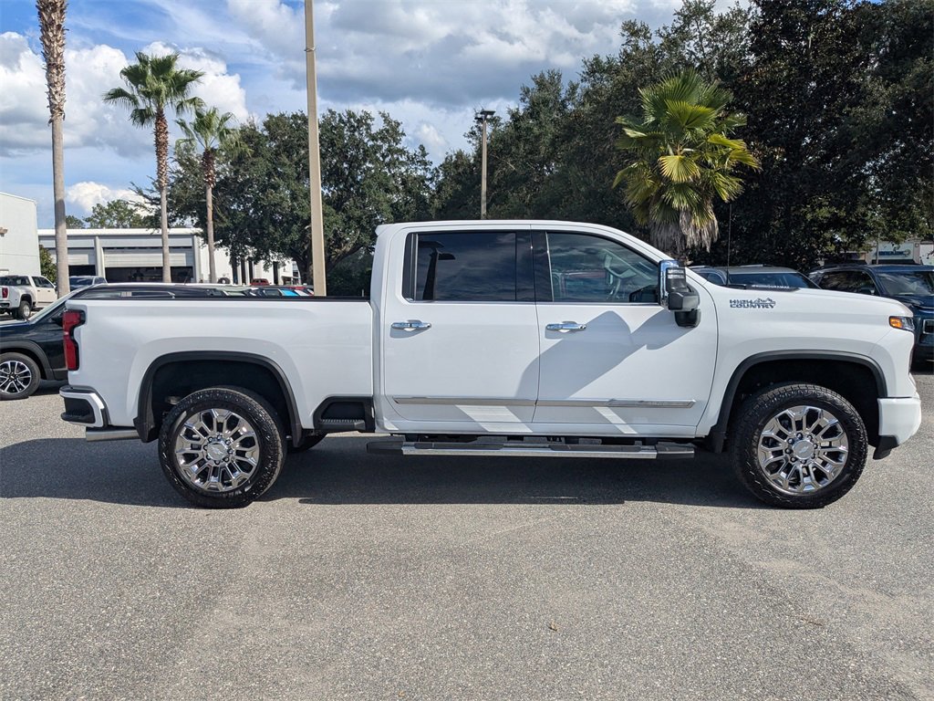 2025 Chevrolet Silverado 2500HD High Country photo 2