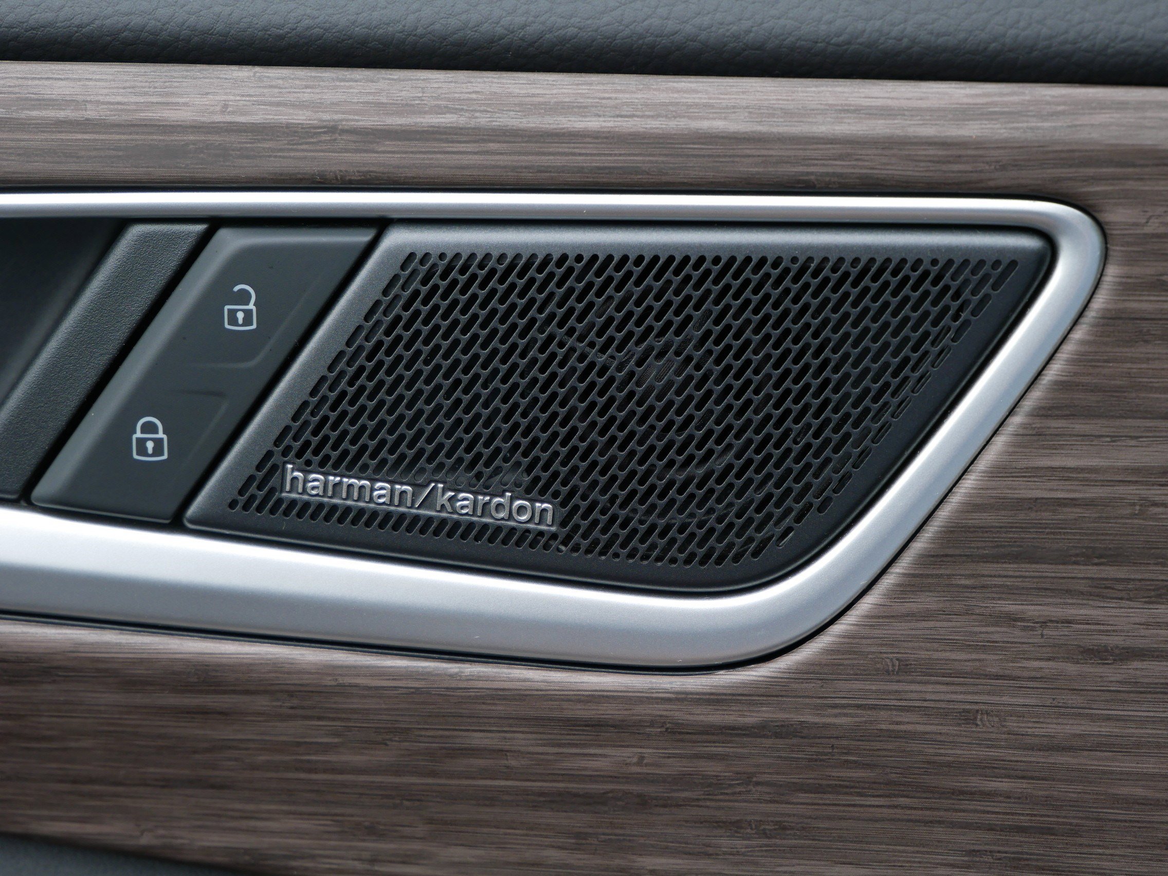 2024 Volkswagen Atlas SEL Premium R-Line photo 24