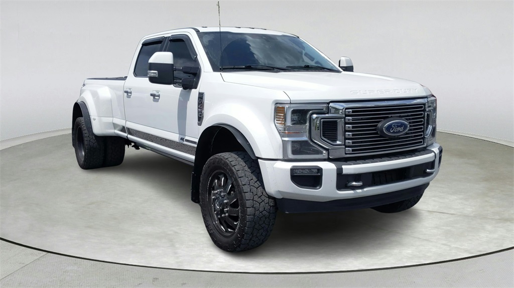 2022 Ford F-450 Super Duty Limited's photo
