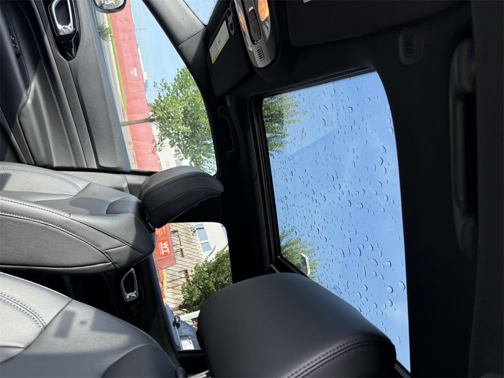 2025 Jeep Compass Limited photo 3