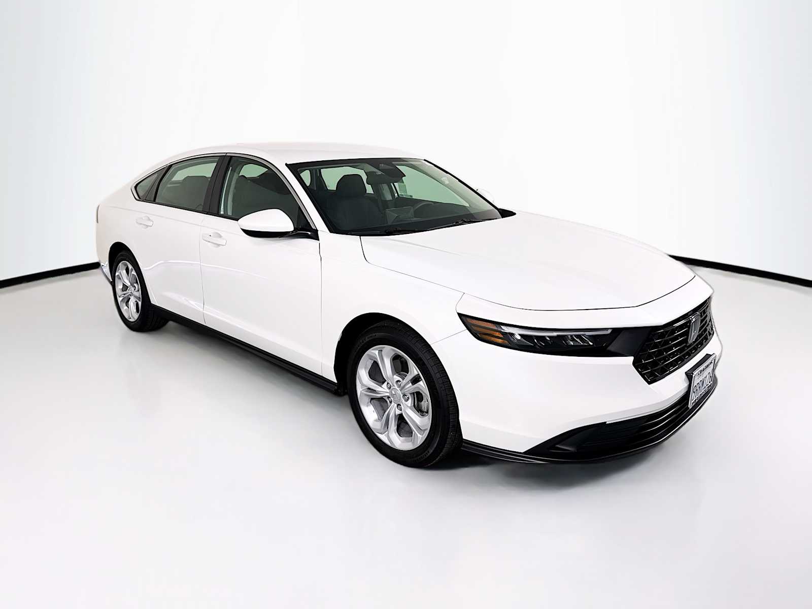 2025 Honda Accord LX's photo