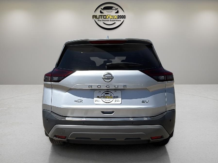 2022 Nissan Rogue SV photo 4