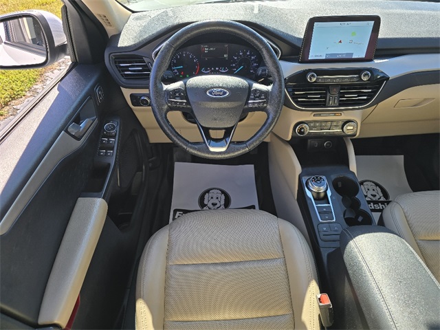2020 Ford Escape SEL photo 3