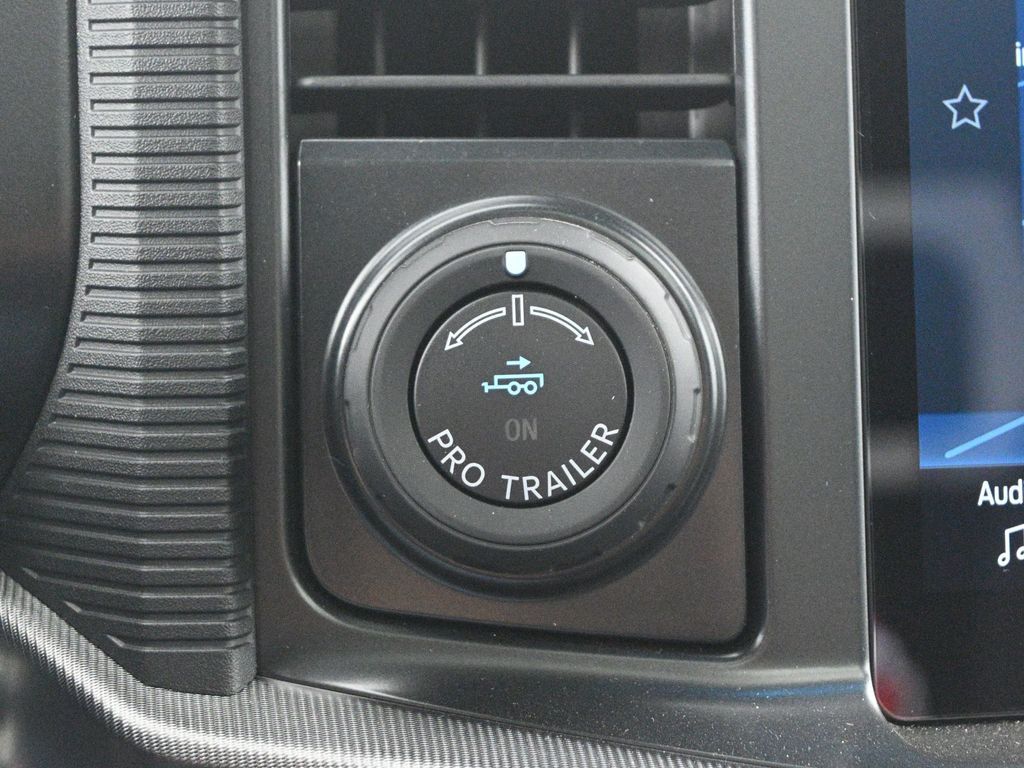 2025 Ford F-150 Lariat photo 17