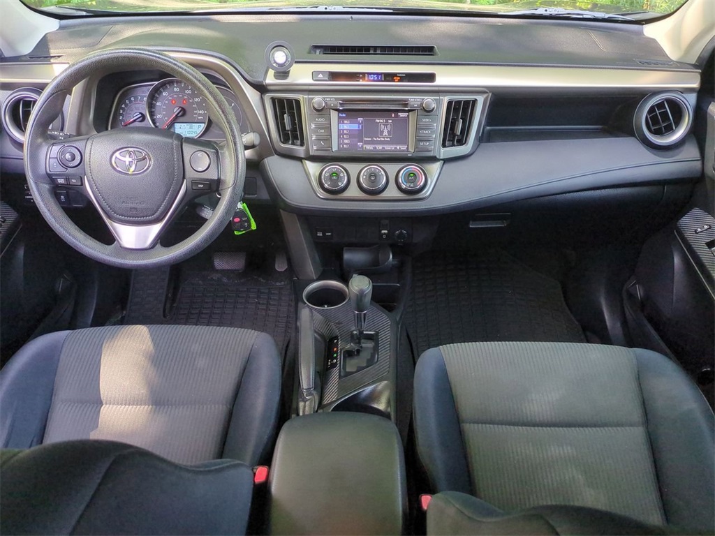 2014 Toyota RAV4 LE photo 22
