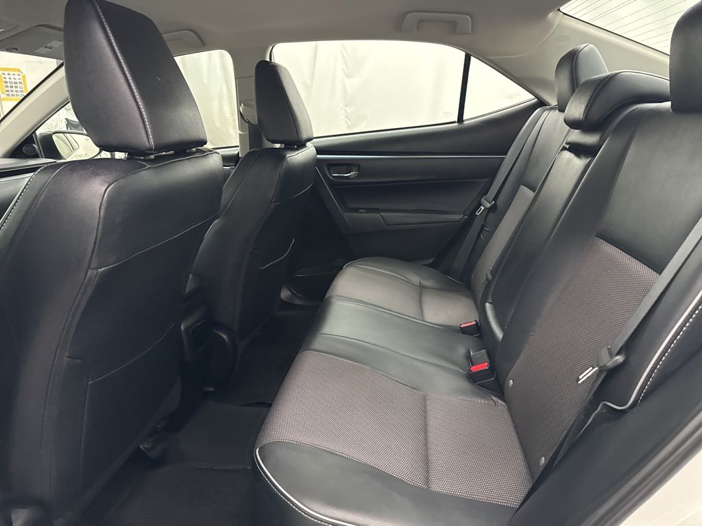 2015 Toyota Corolla Plus photo 14
