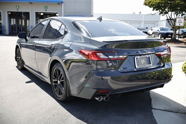 2025 Toyota Camry SE photo 6