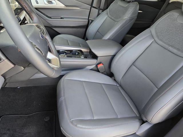 2025 Ford Explorer photo 16