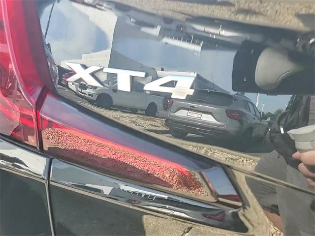 2023 Cadillac XT4 Luxury photo 4