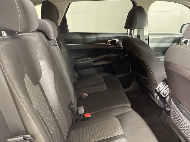 2022 Kia Sorento LX photo 15