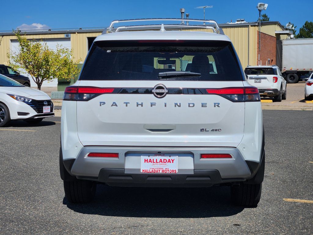 2025 Nissan Pathfinder SL photo 4