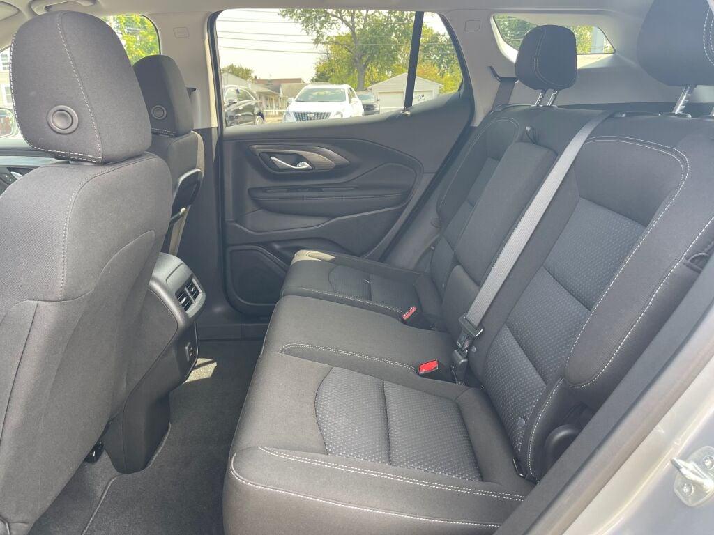 2023 Gmc Terrain SLE photo 16