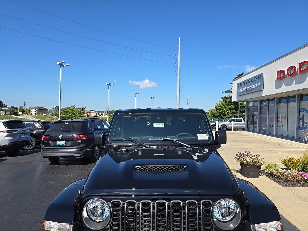2025 Jeep Gladiator Sport S photo 3