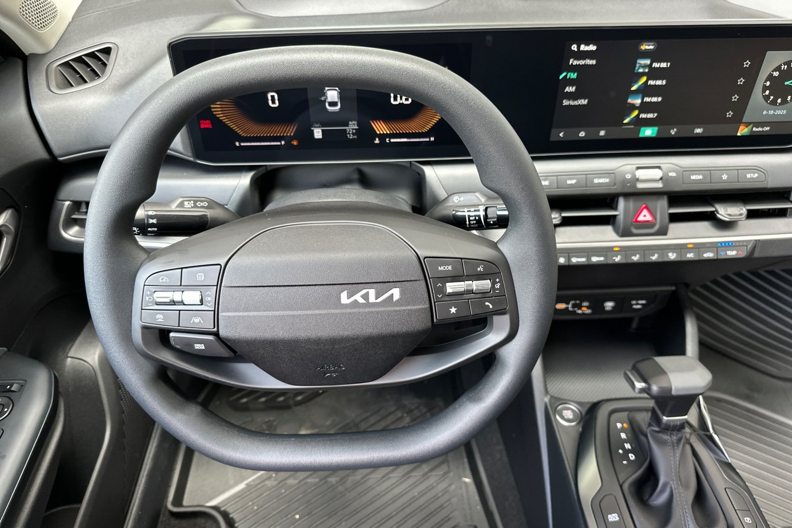 2025 Kia K4 LXS photo 10