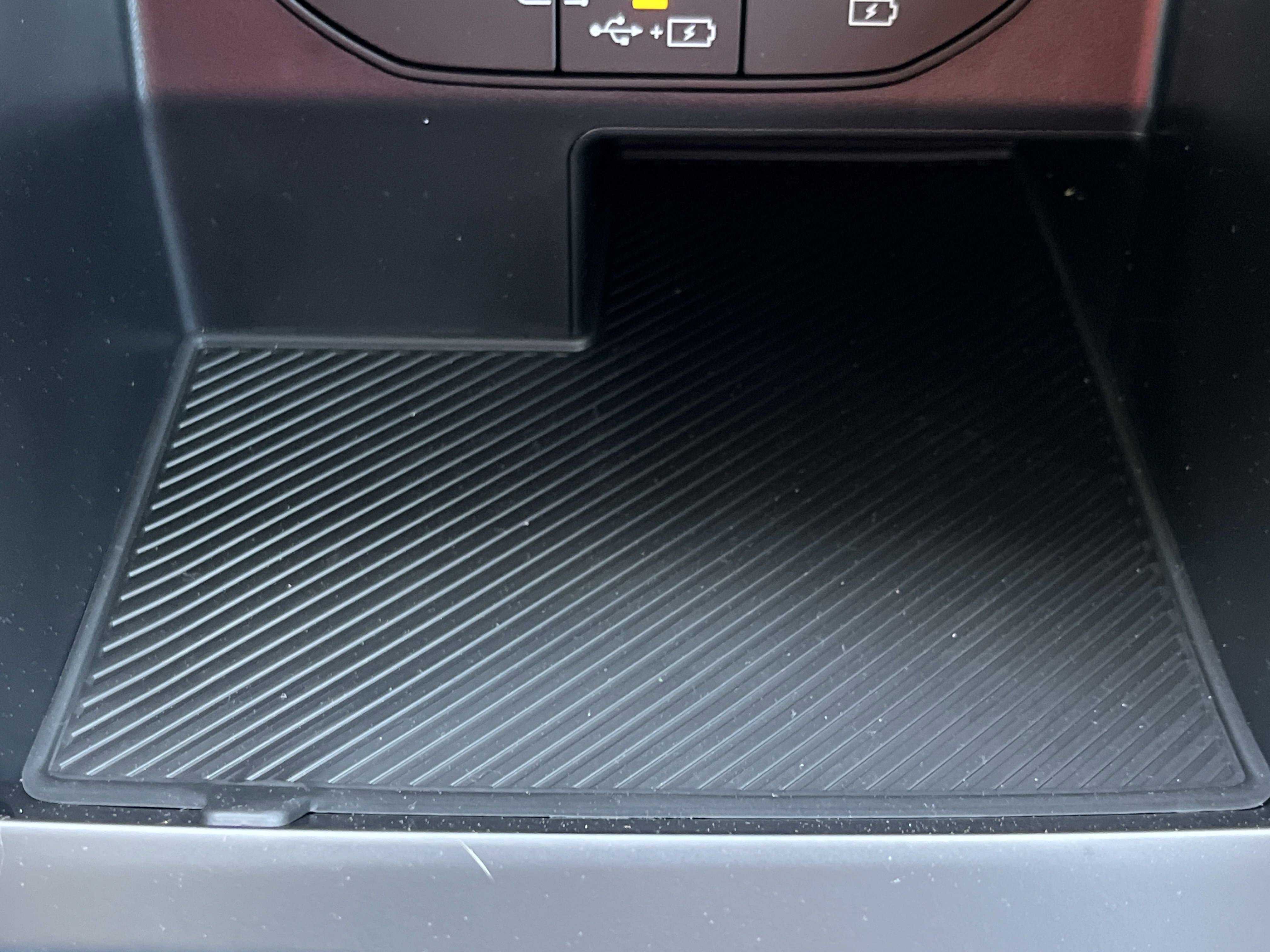 2025 Kia Sorento LX photo 7