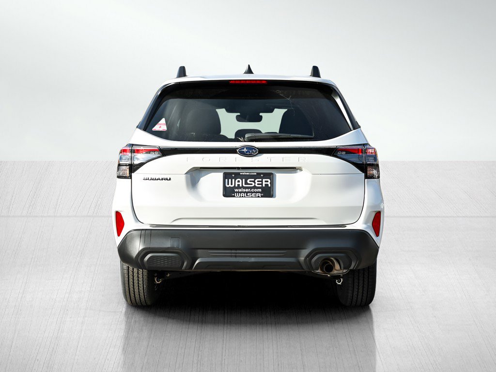 2026 Subaru Forester Premium photo 4