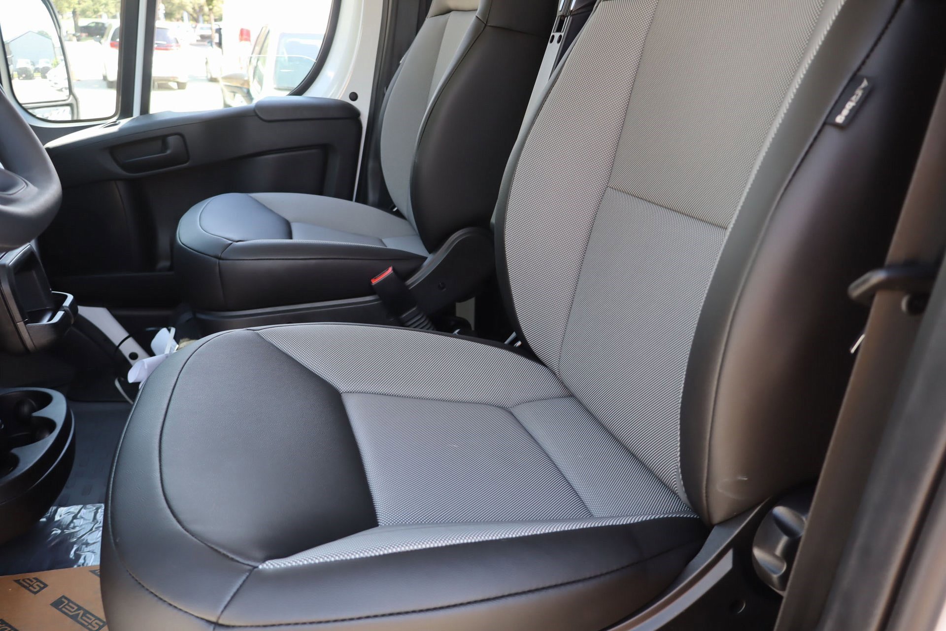 2026 Ram ProMaster 1500 photo 18