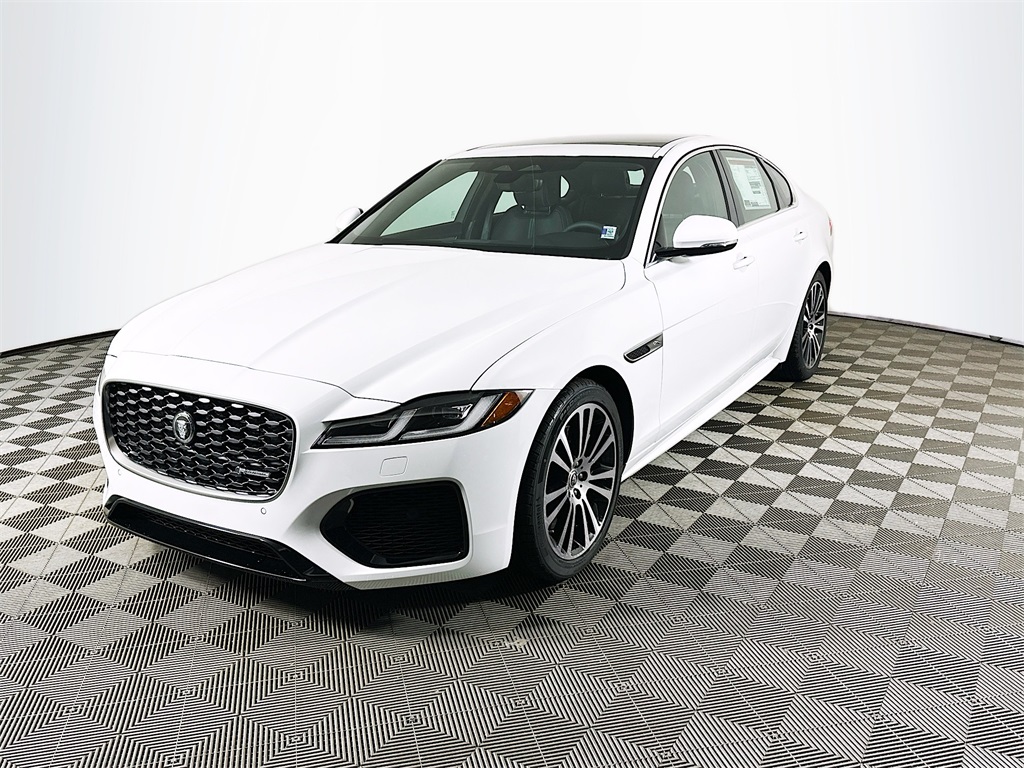 Used 2024 Fuji White Jaguar R-Dynamic SE image 1