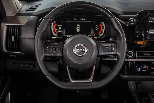 2023 Nissan Pathfinder Platinum photo 23