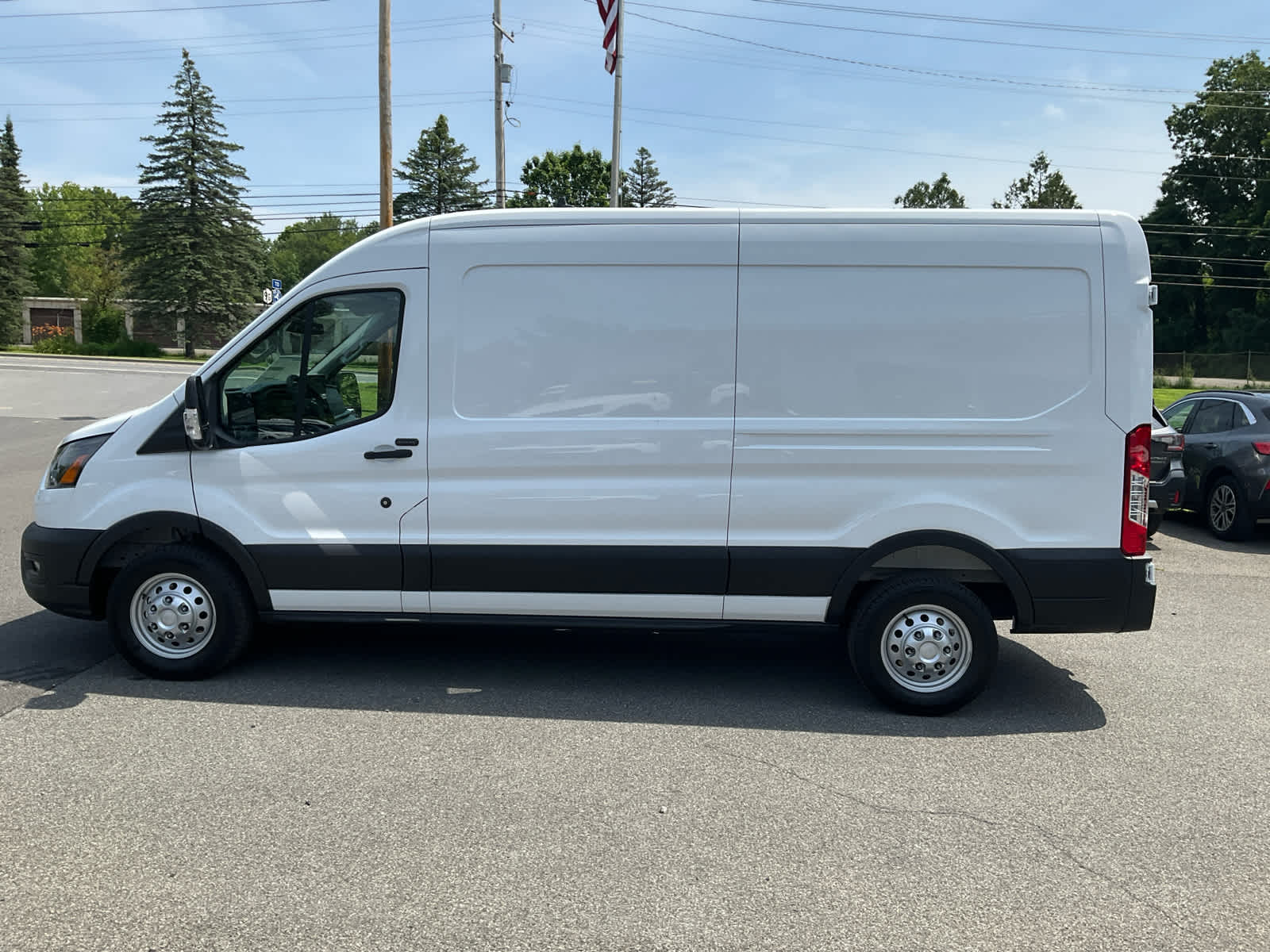 2025 Ford Transit Cargo Van photo 4