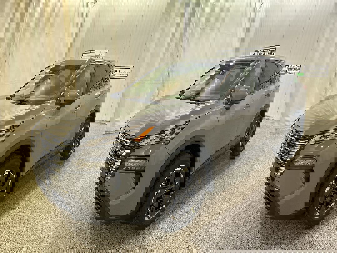 2026 Nissan Rogue SV photo 2