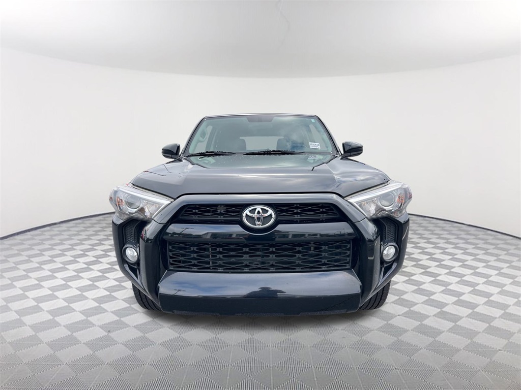 2018 Toyota 4Runner SR5 photo 2