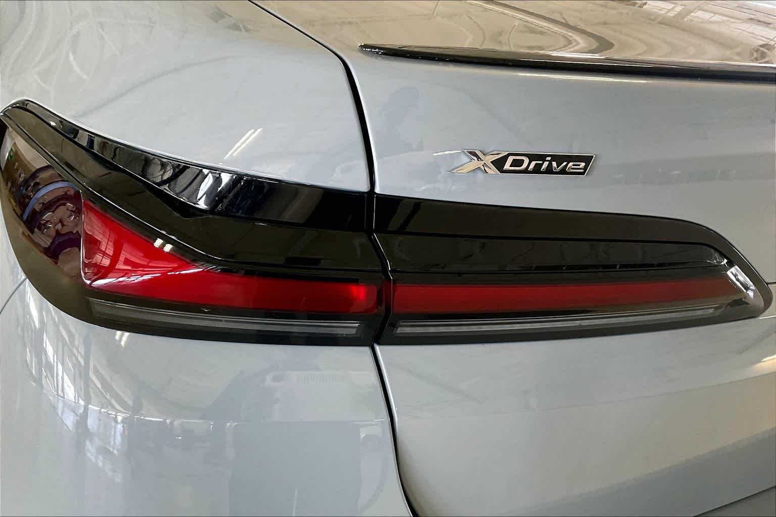 2025 Bmw 750e 750e xDrive photo 14