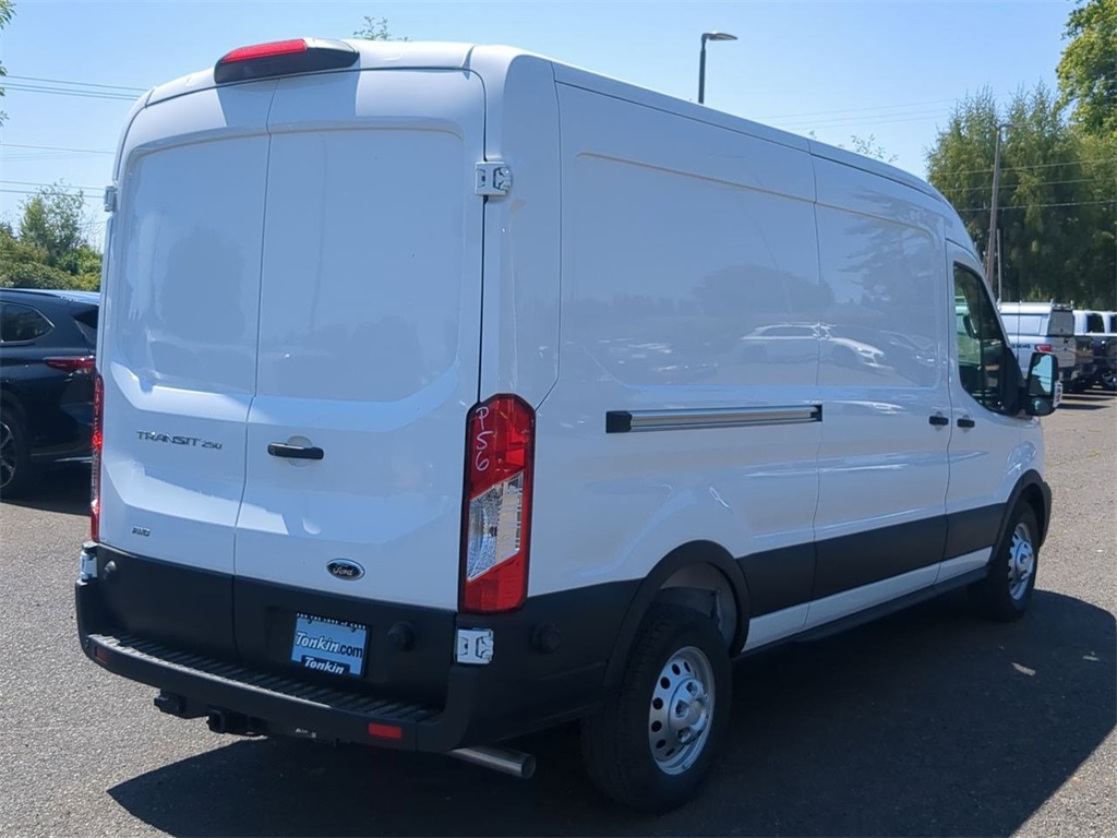 2025 Ford Transit photo 4