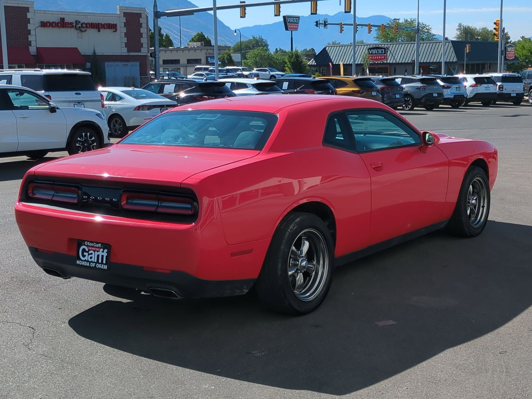 2016 Dodge Challenger SXT photo 3