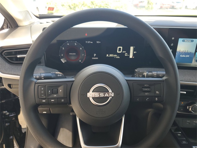 2025 Nissan Kicks SV photo 7